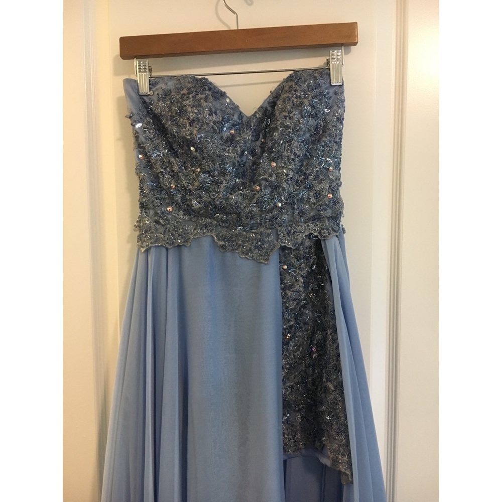 Elegant dress - Picture 3 of 4